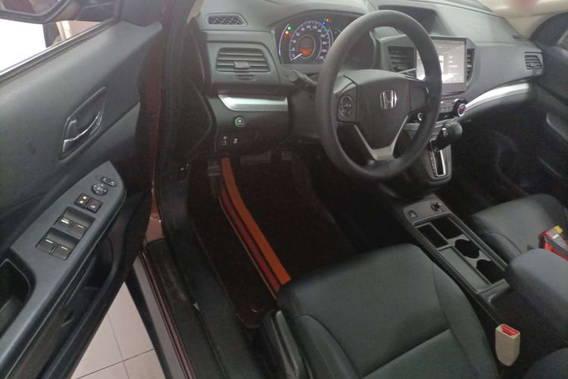 Used Honda CR-V 2016 2.0L two-wheel drive Urban Edition Driver Seat