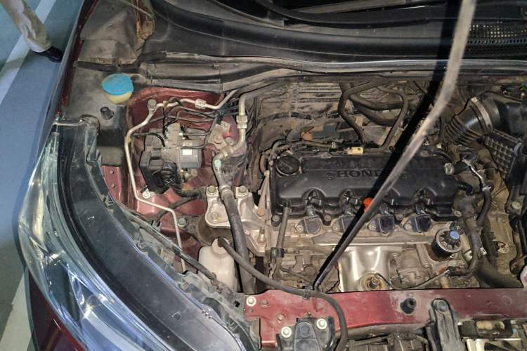 Used Honda CR-V 2016 2.0L two-wheel drive Urban Edition Engine Bay Right