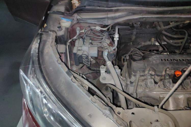 Used Honda CR-V 2016 2.0L two-wheel drive Urban Edition Engine Bay Right