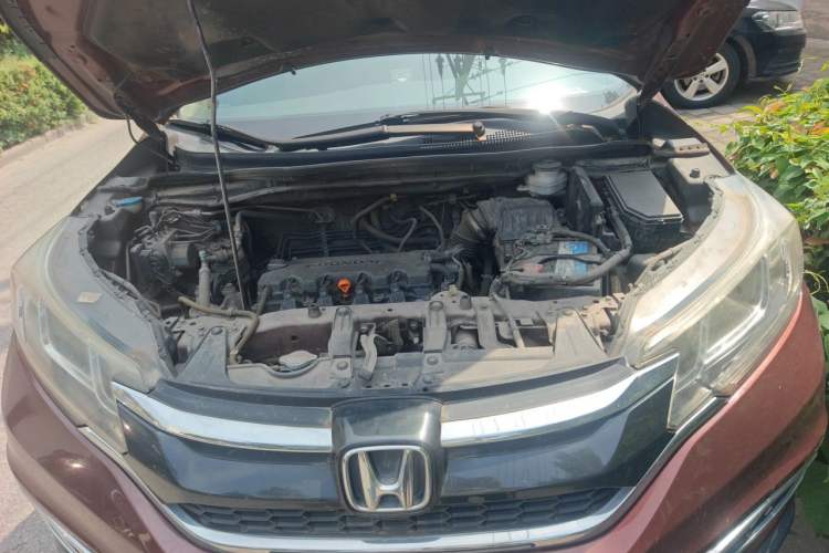 Used Honda CR-V 2016 2.0L two-wheel drive Urban Edition Engine Bay