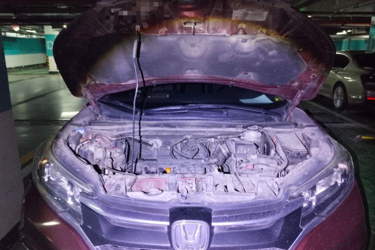 Used Honda CR-V 2016 2.0L two-wheel drive Urban Edition Engine Bay