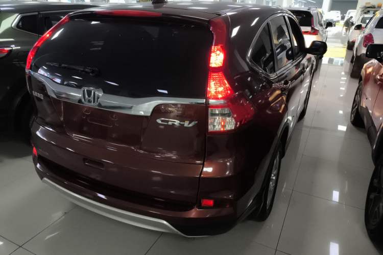 Used Honda CR-V 2016 2.0L two-wheel drive Urban Edition Exterior 5
