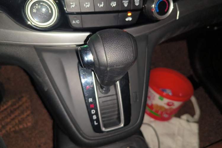Used Honda CR-V 2016 2.0L two-wheel drive Urban Edition Gear Lever