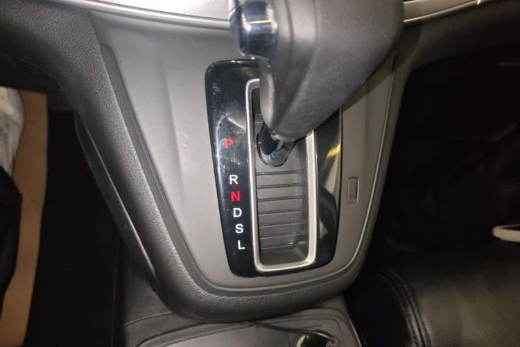 Used Honda CR-V 2016 2.0L two-wheel drive Urban Edition Gear Lever