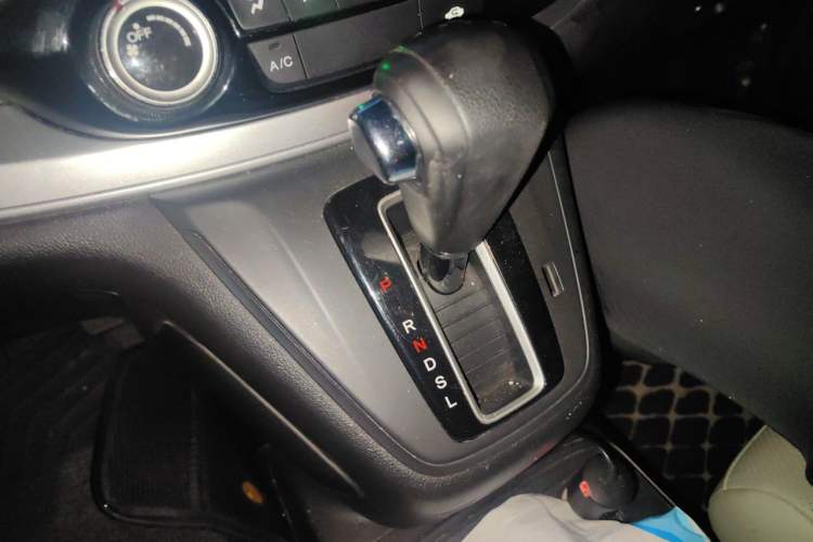 Used Honda CR-V 2016 2.0L two-wheel drive Urban Edition Gear Lever