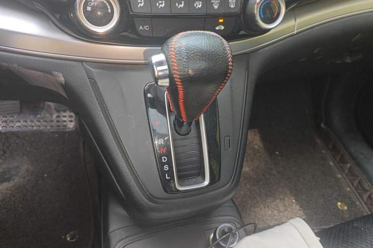 Used Honda CR-V 2016 2.0L two-wheel drive Urban Edition Gear Lever