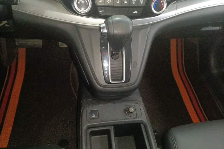 Used Honda CR-V 2016 2.0L two-wheel drive Urban Edition Gear Lever