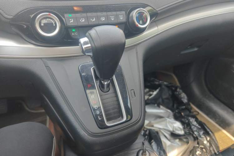 Used Honda CR-V 2016 2.0L two-wheel drive Urban Edition Gear Lever