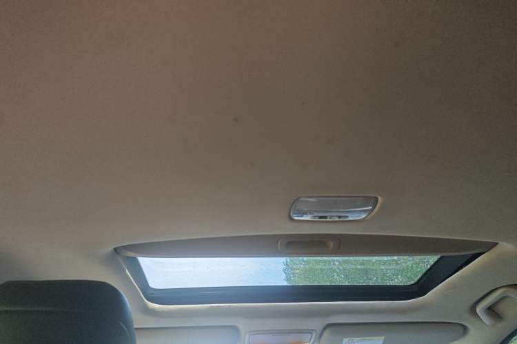 Used Honda CR-V 2016 2.0L two-wheel drive Urban Edition Headliner
