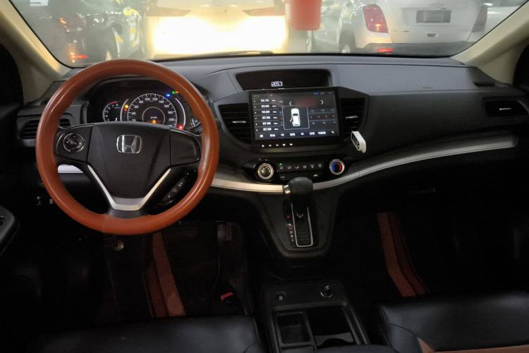 Used Honda CR-V 2016 2.0L two-wheel drive Urban Edition Interior 2