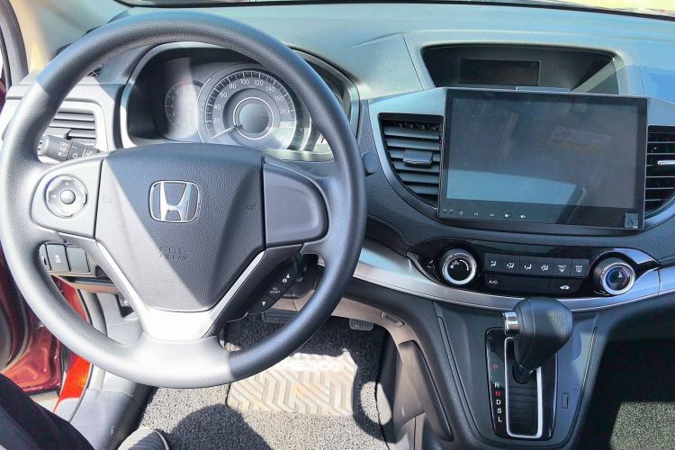 Used Honda CR-V 2016 2.0L two-wheel drive Urban Edition Interior 3