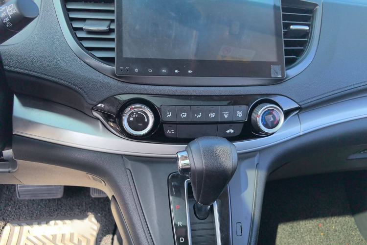 Used Honda CR-V 2016 2.0L two-wheel drive Urban Edition Interior 4