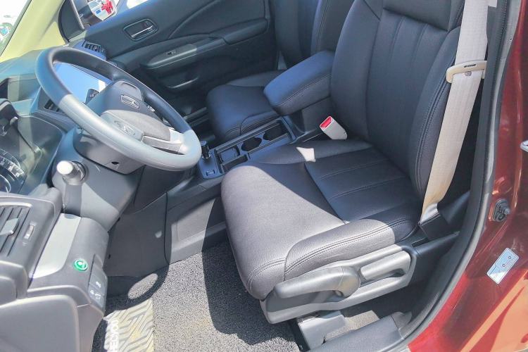 Used Honda CR-V 2016 2.0L two-wheel drive Urban Edition Interior 6