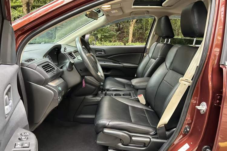 Used Honda CR-V 2016 2.0L two-wheel drive Urban Edition Left Front Seat