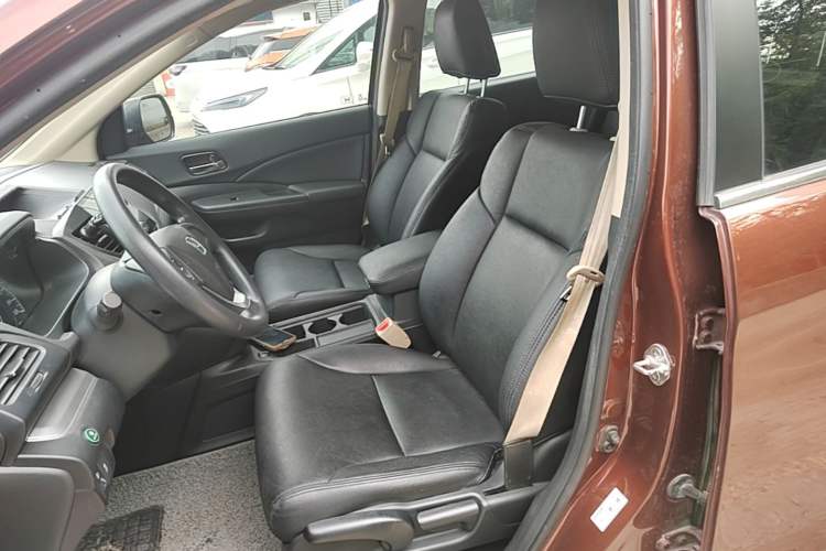 Used Honda CR-V 2016 2.0L two-wheel drive Urban Edition Left Front Seat