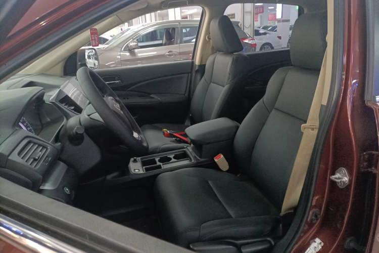 Used Honda CR-V 2016 2.0L two-wheel drive Urban Edition Left Front Seat