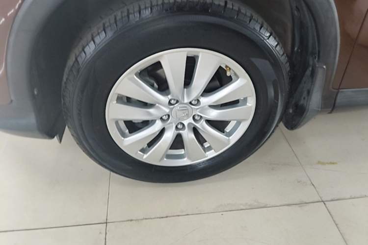 Used Honda CR-V 2016 2.0L two-wheel drive Urban Edition Left Front Wheel Hub