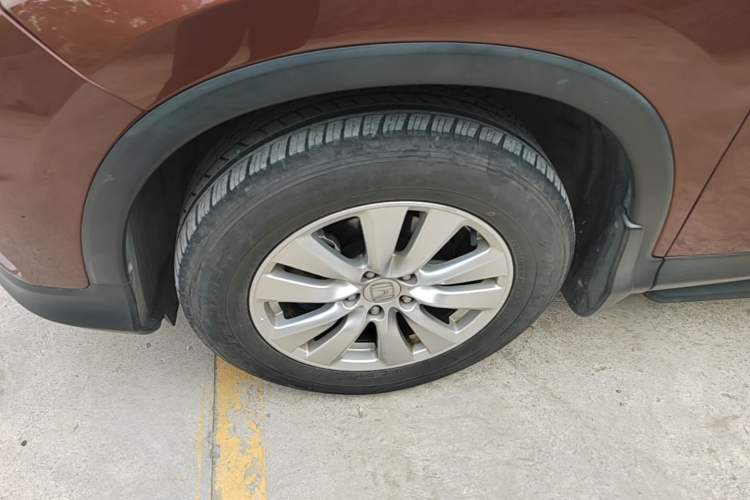 Used Honda CR-V 2016 2.0L two-wheel drive Urban Edition Left Front Wheel Hub