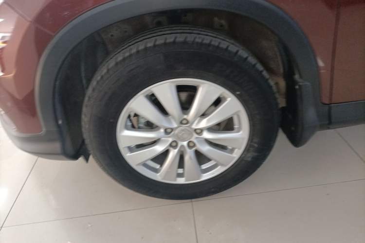 Used Honda CR-V 2016 2.0L two-wheel drive Urban Edition Left Front Wheel Hub
