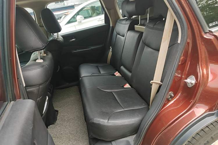 Used Honda CR-V 2016 2.0L two-wheel drive Urban Edition Left Rear Seat