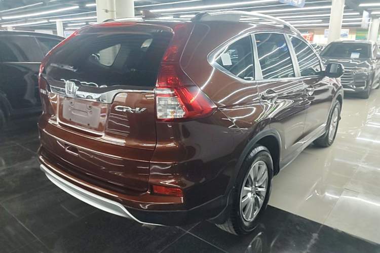 Used Honda CR-V 2016 2.0L two-wheel drive Urban Edition Rear Right 45 Deg