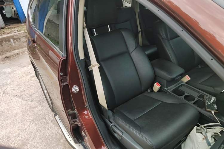 Used Honda CR-V 2016 2.0L two-wheel drive Urban Edition Right Front Seat