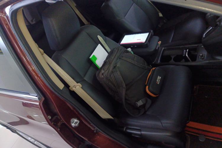 Used Honda CR-V 2016 2.0L two-wheel drive Urban Edition Right Front Seat