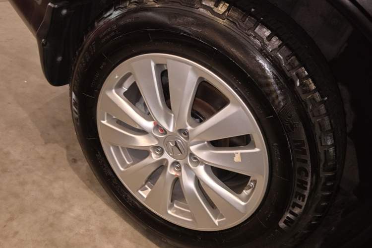 Used Honda CR-V 2016 2.0L two-wheel drive Urban Edition Right Rear Wheel Hub