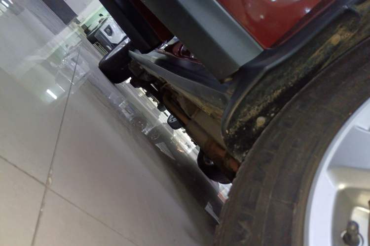Used Honda CR-V 2016 2.0L two-wheel drive Urban Edition Right Side Sill