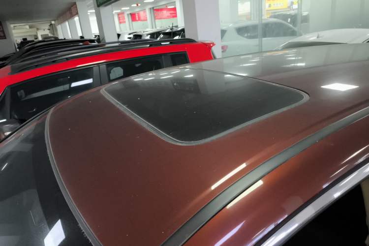 Used Honda CR-V 2016 2.0L two-wheel drive Urban Edition Roof