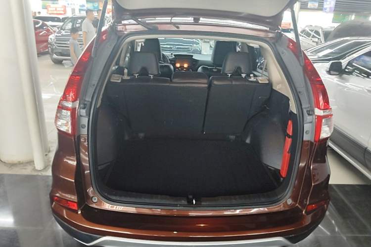 Used Honda CR-V 2016 2.0L two-wheel drive Urban Edition Trunk