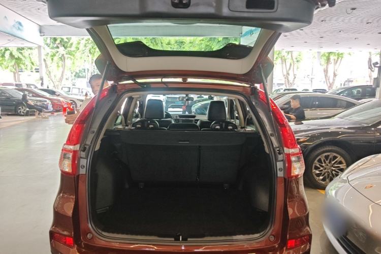 Used Honda CR-V 2016 2.0L two-wheel drive Urban Edition Trunk