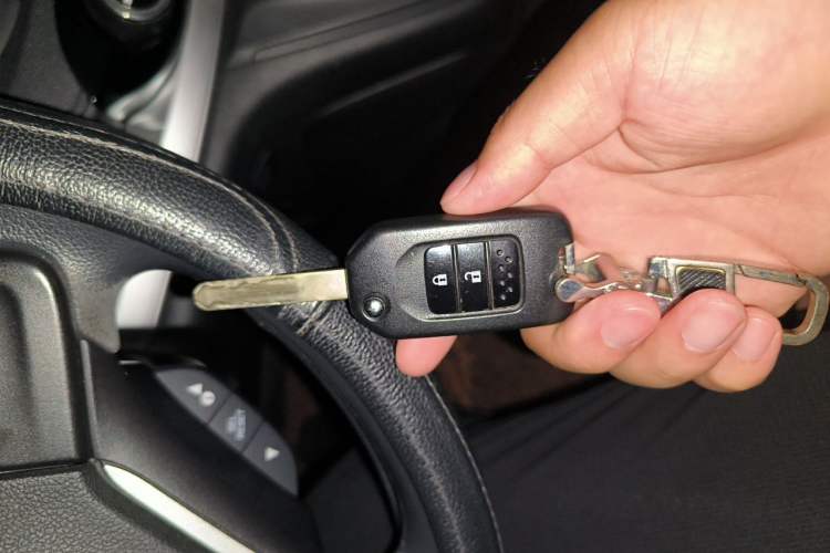 Used Honda CR-V 2016 2.0L two-wheel drive Urban Edition Vehicle Key