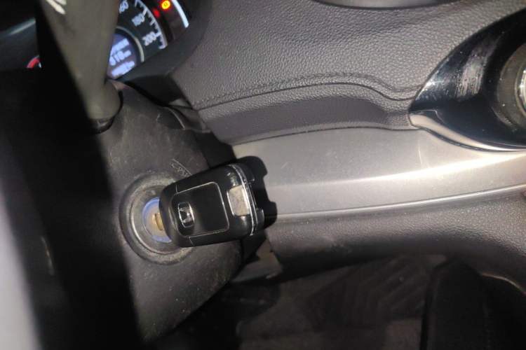 Used Honda CR-V 2016 2.0L two-wheel drive Urban Edition Vehicle Key