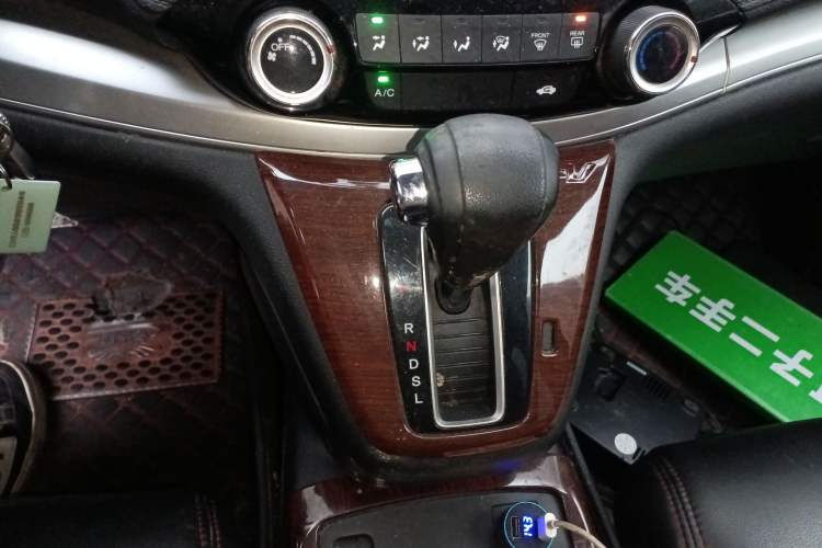 Used Honda CR-V 2016 2.0L two-wheel drive Urban Edition Gear Lever