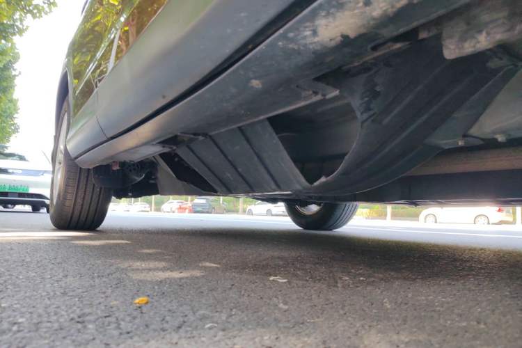Used Honda CR-V 2016 2.0L two-wheel drive Urban Edition Chassis Front Right