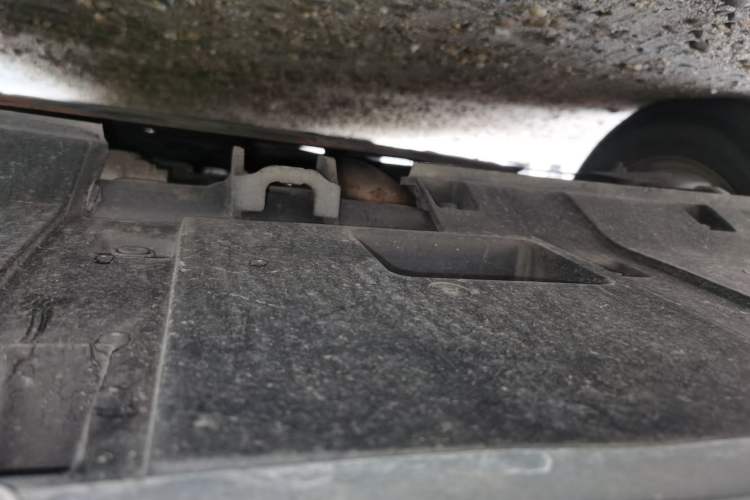 Used Honda CR-V 2016 2.0L two-wheel drive Urban Edition Chassis Front