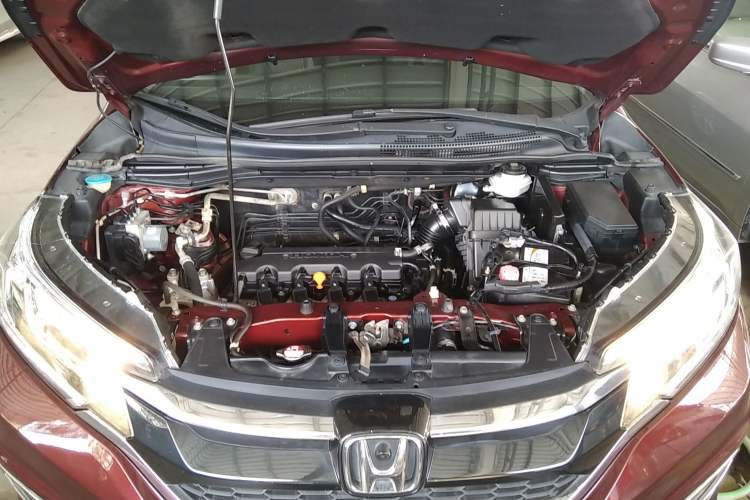 Used Honda CR-V 2016 2.0L two-wheel drive Urban Edition Engine Bay