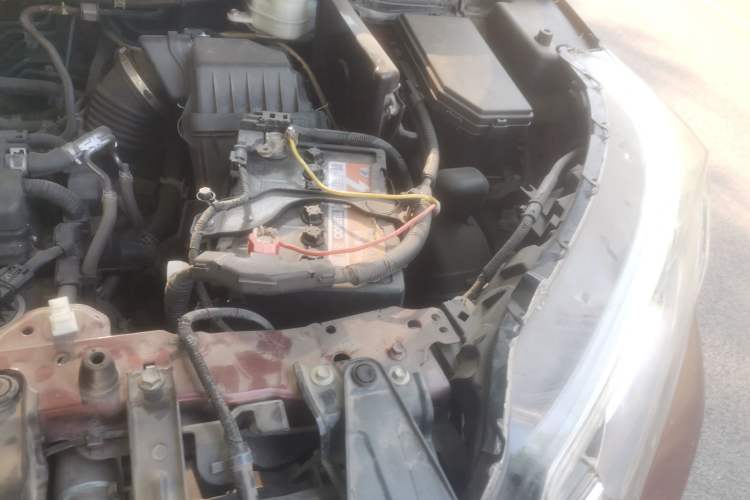 Used Honda CR-V 2016 2.0L two-wheel drive Urban Edition Engine Bay Left