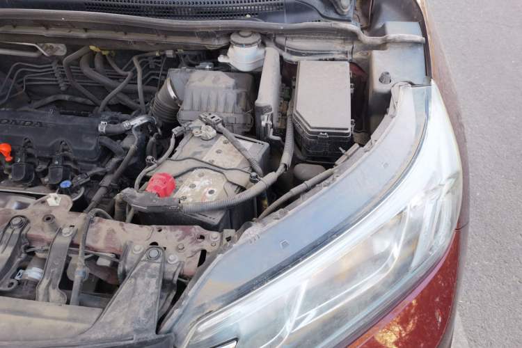 Used Honda CR-V 2016 2.0L two-wheel drive Urban Edition Engine Bay Left