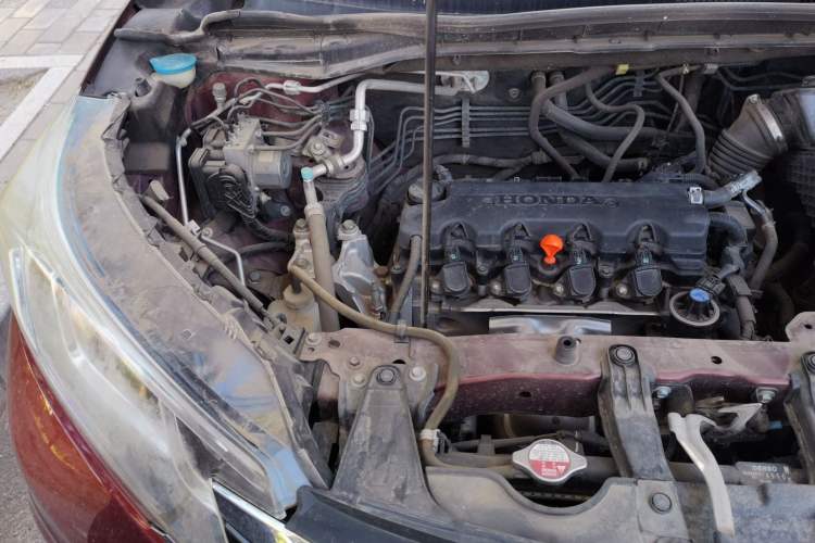 Used Honda CR-V 2016 2.0L two-wheel drive Urban Edition Engine Bay Right