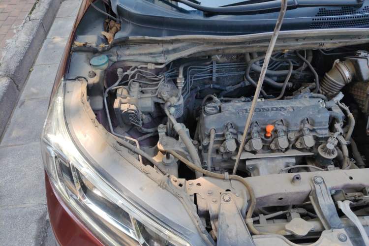 Used Honda CR-V 2016 2.0L two-wheel drive Urban Edition Engine Bay Right