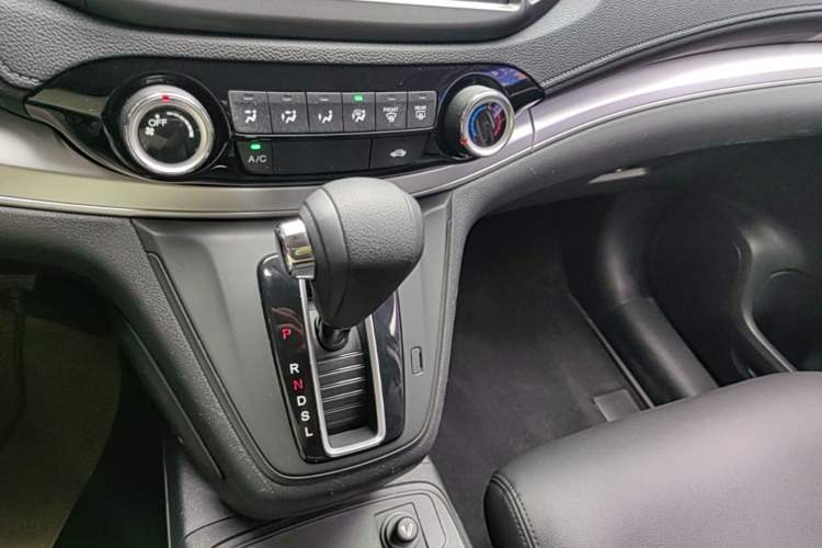 Used Honda CR-V 2016 2.0L two-wheel drive Urban Edition Gear Lever