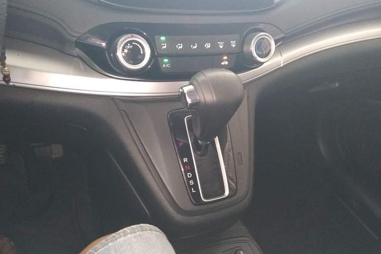 Used Honda CR-V 2016 2.0L two-wheel drive Urban Edition Gear Lever