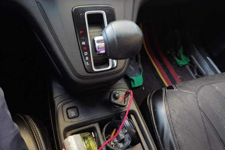 Used Honda CR-V 2016 2.0L two-wheel drive Urban Edition Gear Lever