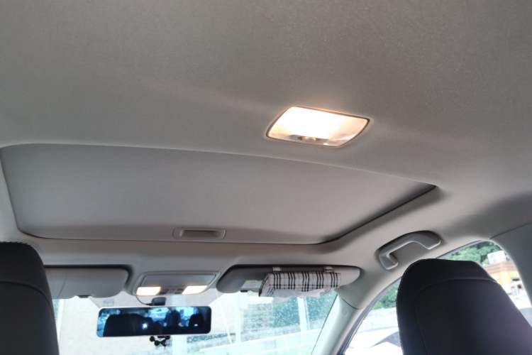Used Honda CR-V 2016 2.0L two-wheel drive Urban Edition Headliner