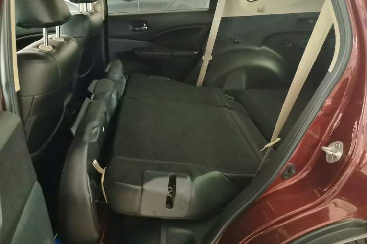 Used Honda CR-V 2016 2.0L two-wheel drive Urban Edition Interior 1