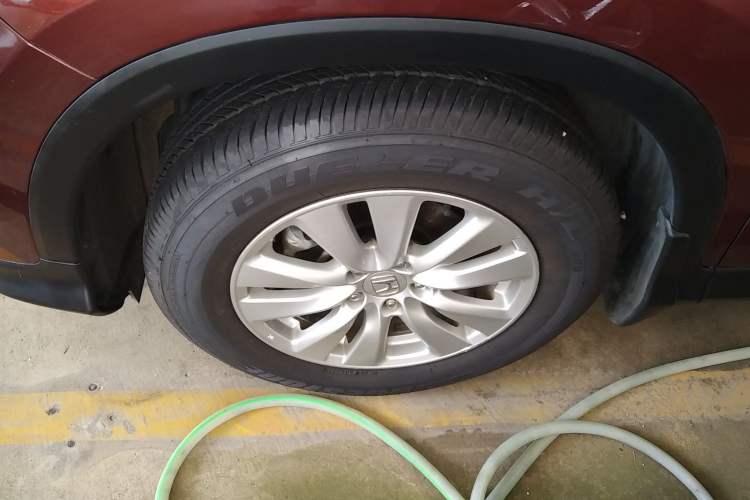 Used Honda CR-V 2016 2.0L two-wheel drive Urban Edition Left Front Wheel Hub
