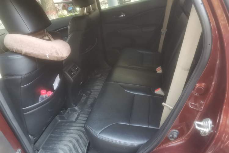 Used Honda CR-V 2016 2.0L two-wheel drive Urban Edition Left Rear Seat