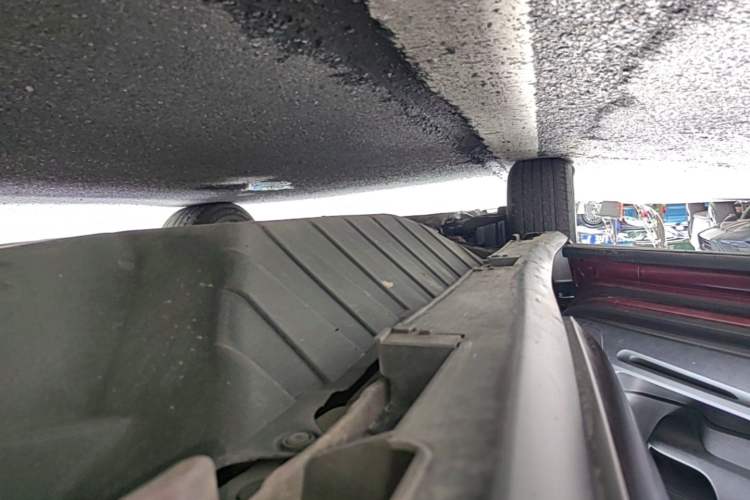 Used Honda CR-V 2016 2.0L two-wheel drive Urban Edition Left Side Sill